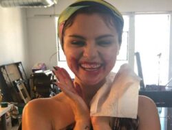 12 Artis dengan Kebiasaan Makan Aneh, Selena Gomez Makan Popcorn Pakai Air Acar