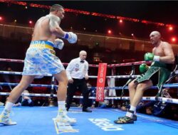 Drama Ronde 9 Pertarungan Oleksandr Usyk vs Tyson Fury: Wasit Selamatkan Raja Gipsi