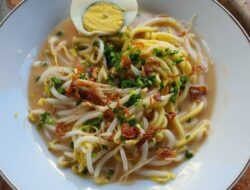 5 Rekomendasi Tempat Makan Mie Celor Enak di Jakarta, Autentik Serasa Lagi di Palembang