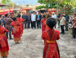 Kehadiran Walikota Paisal di Acara HUT IKMBD ke-32 Mendapat Sambutan Hangat Dari Jajaran Pengurus dan Ribuan Masyarakat Batak Kota Dumai